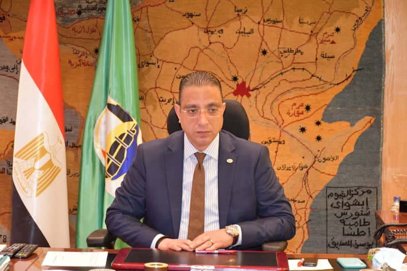 محافظ الفيوم يشهد القرعة العلنية لتسليم 137 سيارة أجرة داخلي