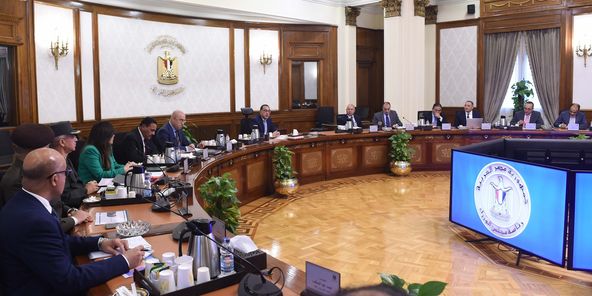 رئيس الوزراء يتابع الموقف التنفيذي لمشروع  العين السخنة