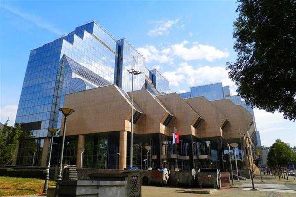 خبير: صربيا تتمتع بأداء اقتصادي جيد