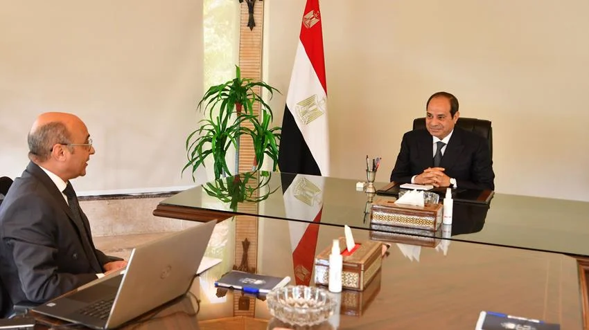 الرئيس السيسي يجتمع مع وزير العدل