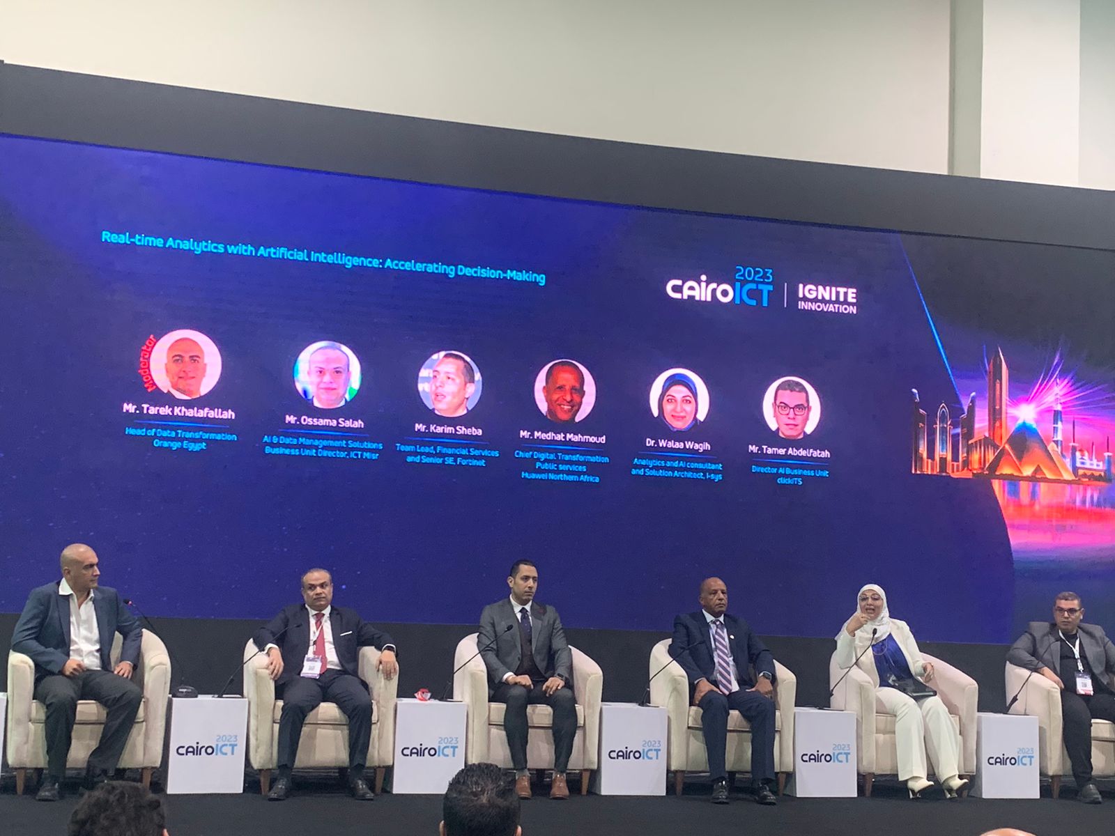 خلال جلسة التحليل الآني للذكاء الاصطناعي بالمعرض والمؤتمر الدولي للتكنولوجيا للشرق الأوسط وإفريقيا CairoICT ٢٠٢٣: