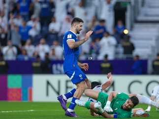 الهلال ضد الاستقلال