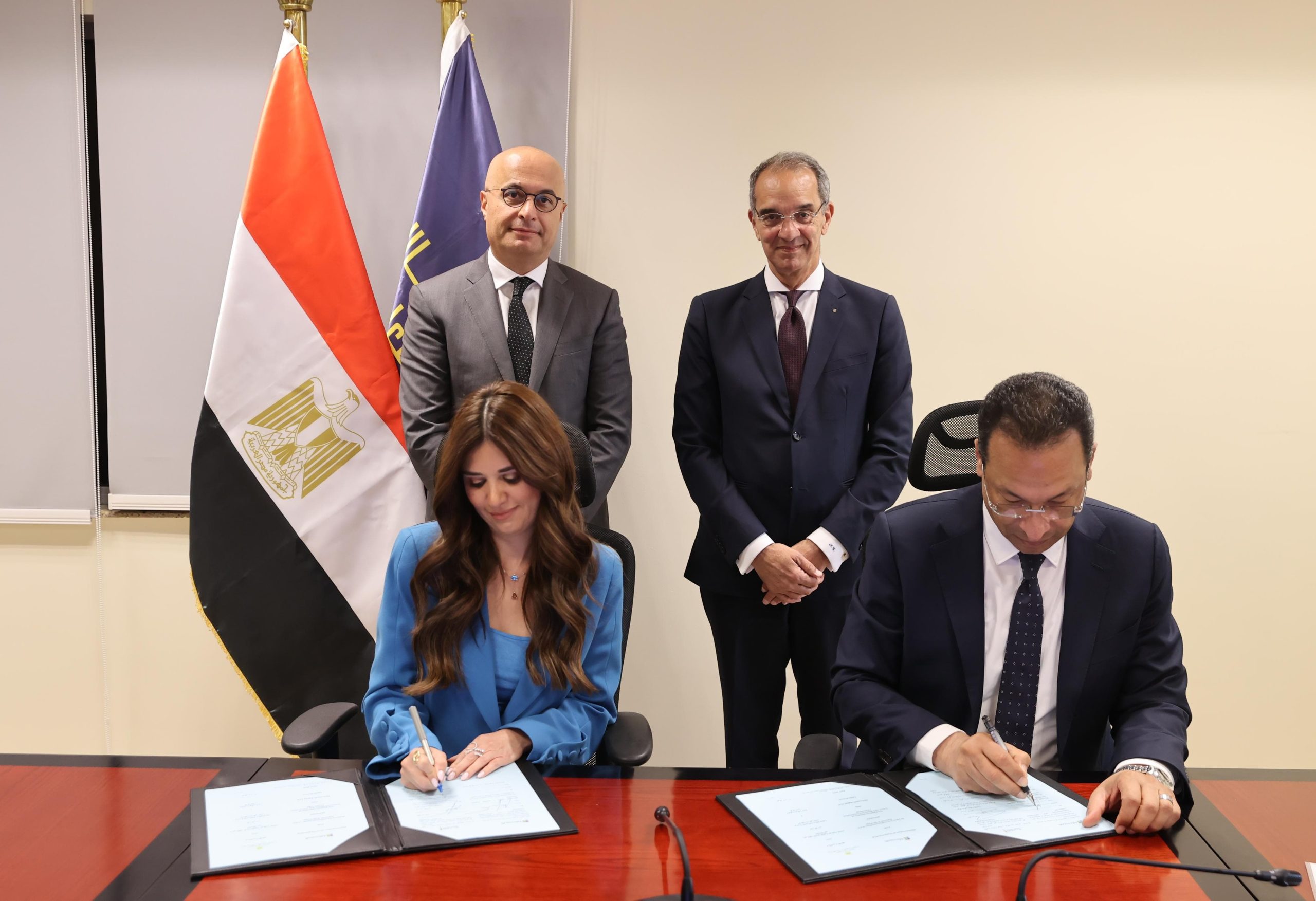 وزير الاتصالات