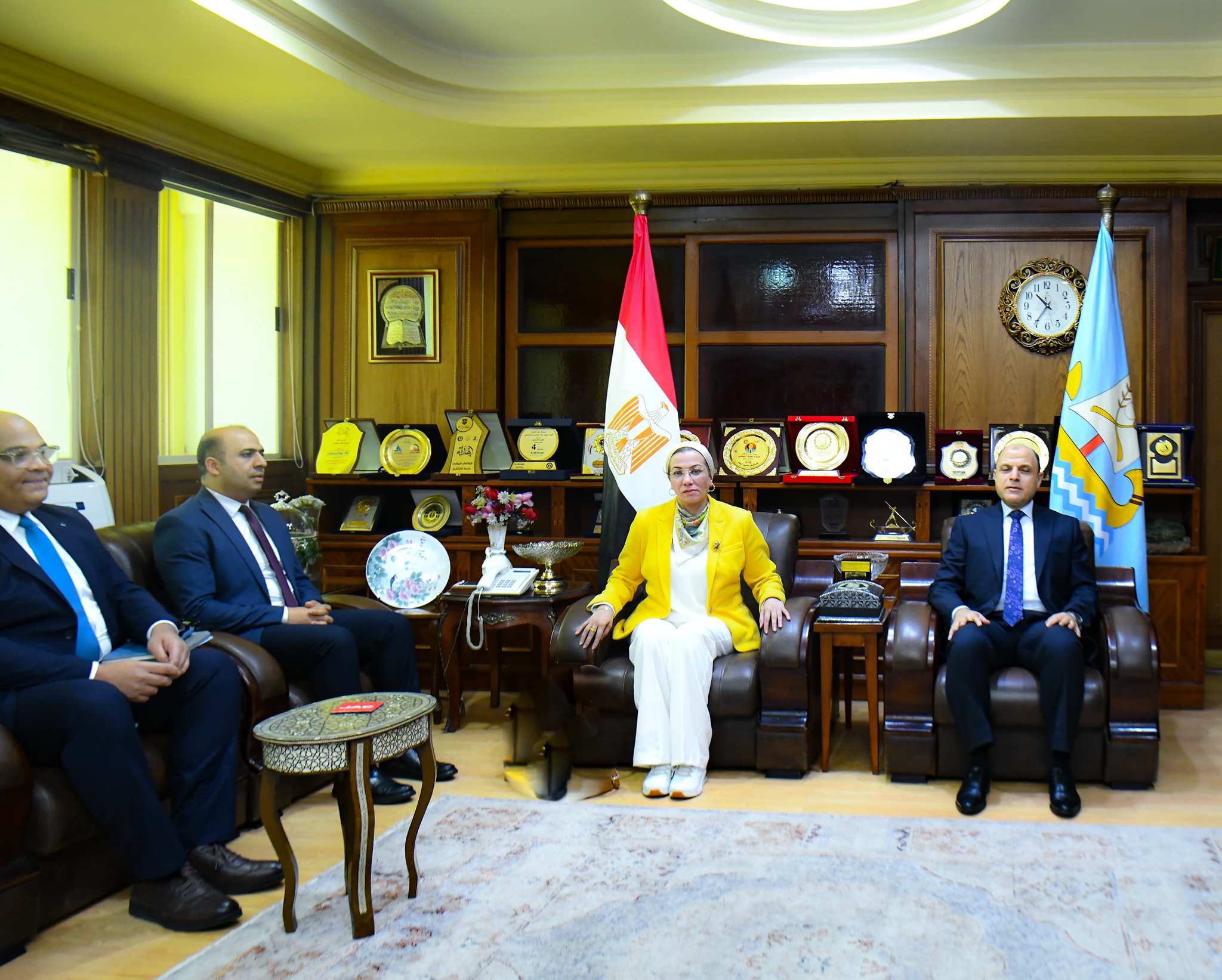 وزيرة البيئة