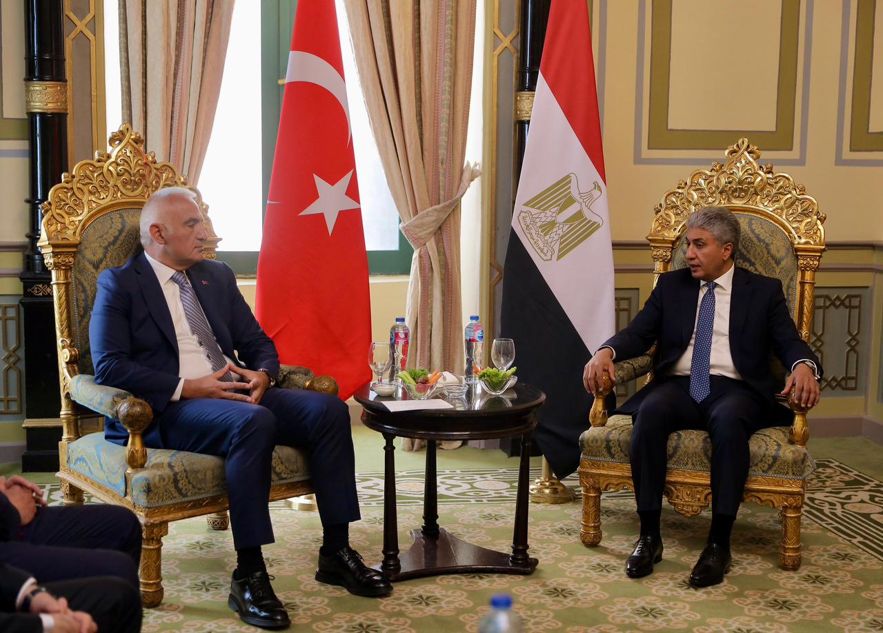 وزير السياحة