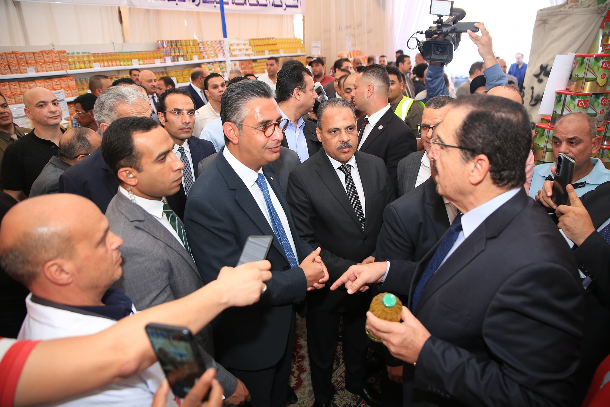  وزير التموين