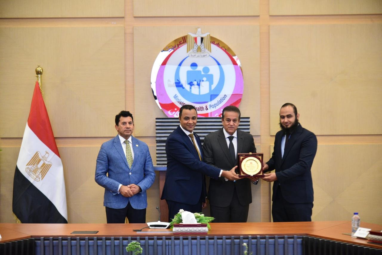 لقاء مشترك بين وزارتي الصحة والشباب لتعزيز التنمية البشرية وتمكين الشباب سياسيًا
