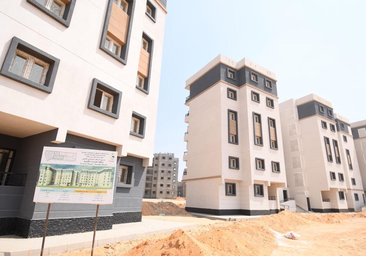  وزير الإسكان