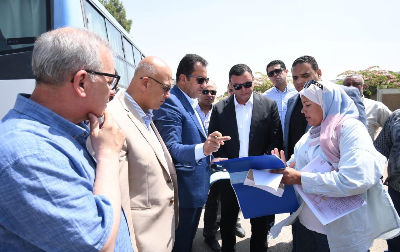 وزير الاسكان