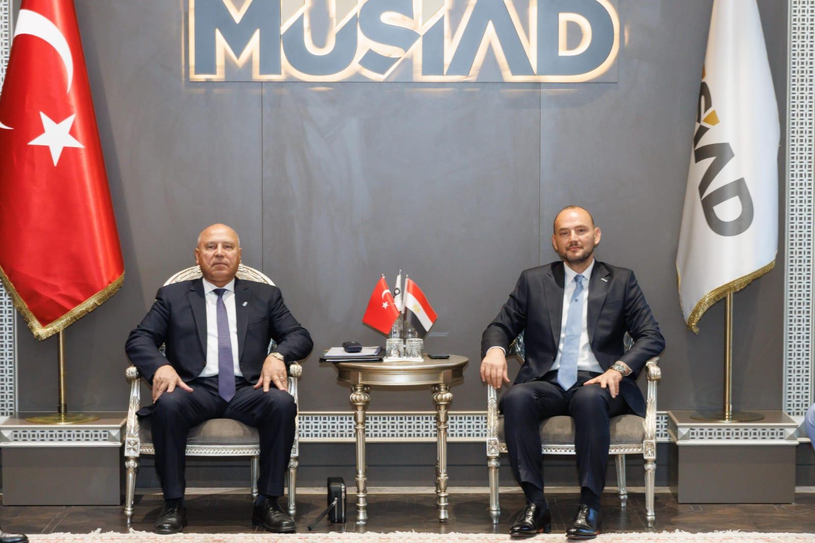 وزير الصناعة