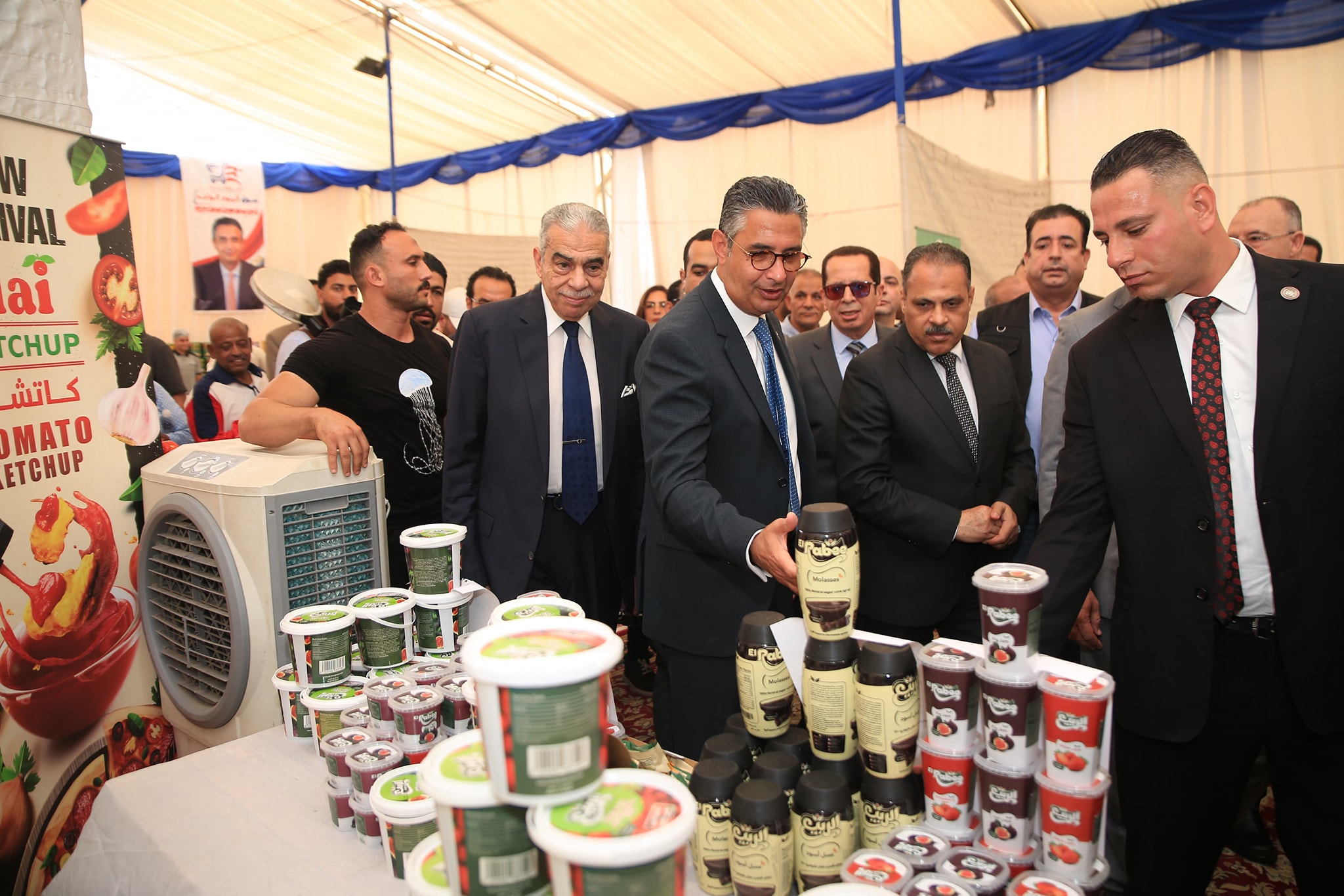  وزير التموين