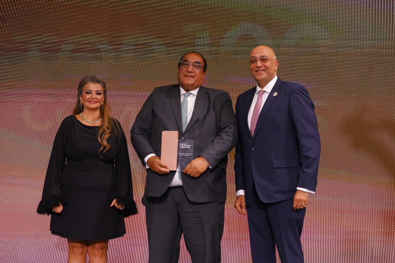 قناة السويس 