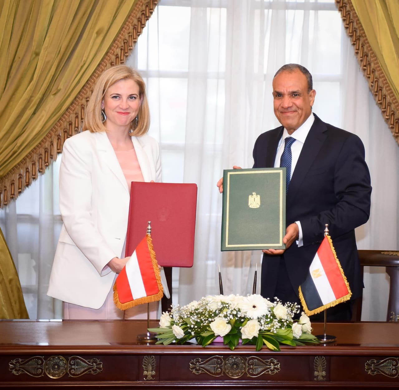 وزير الخارجية