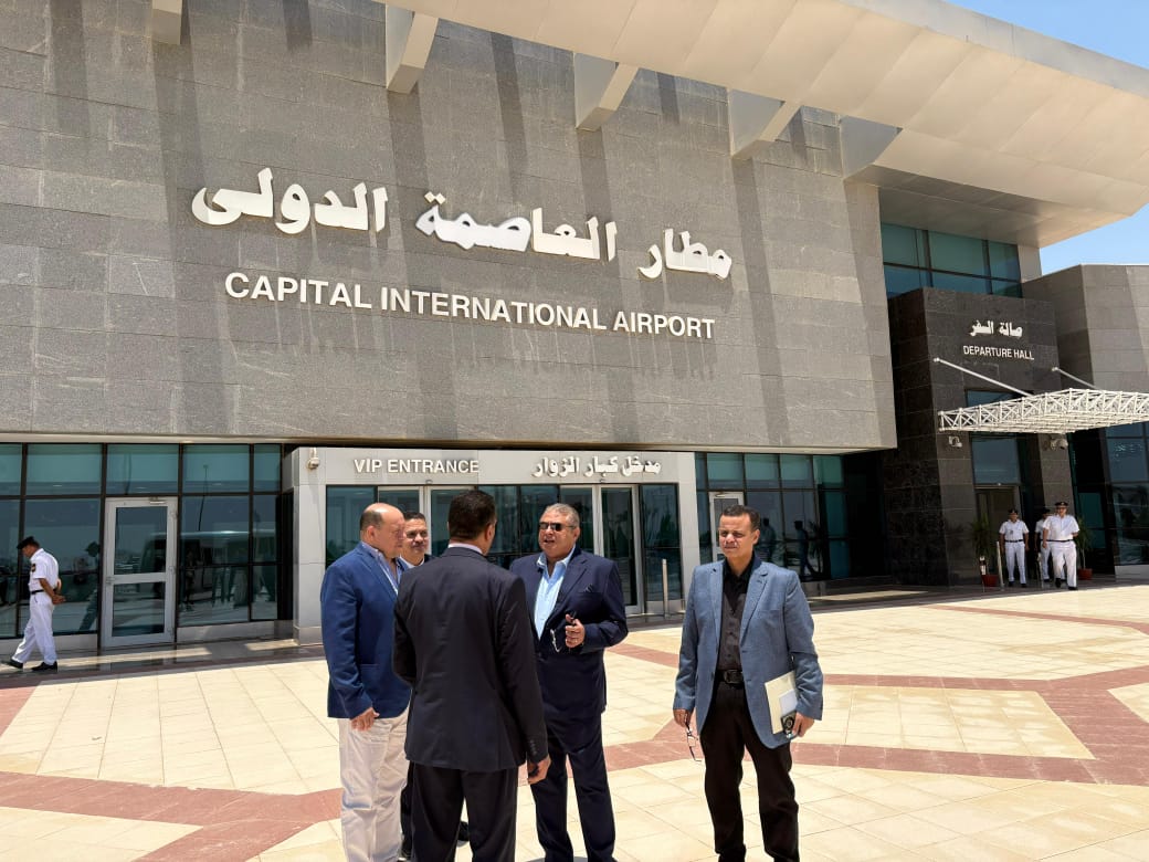 وزير الطيران المدني
