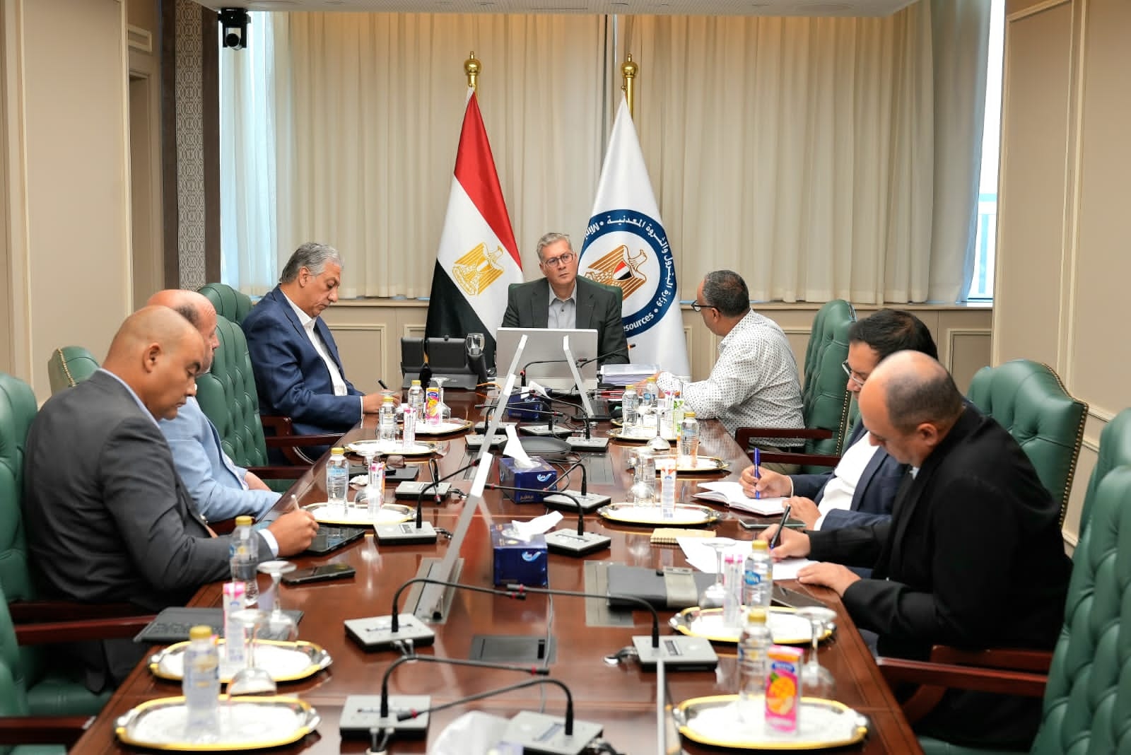  وزير البترول