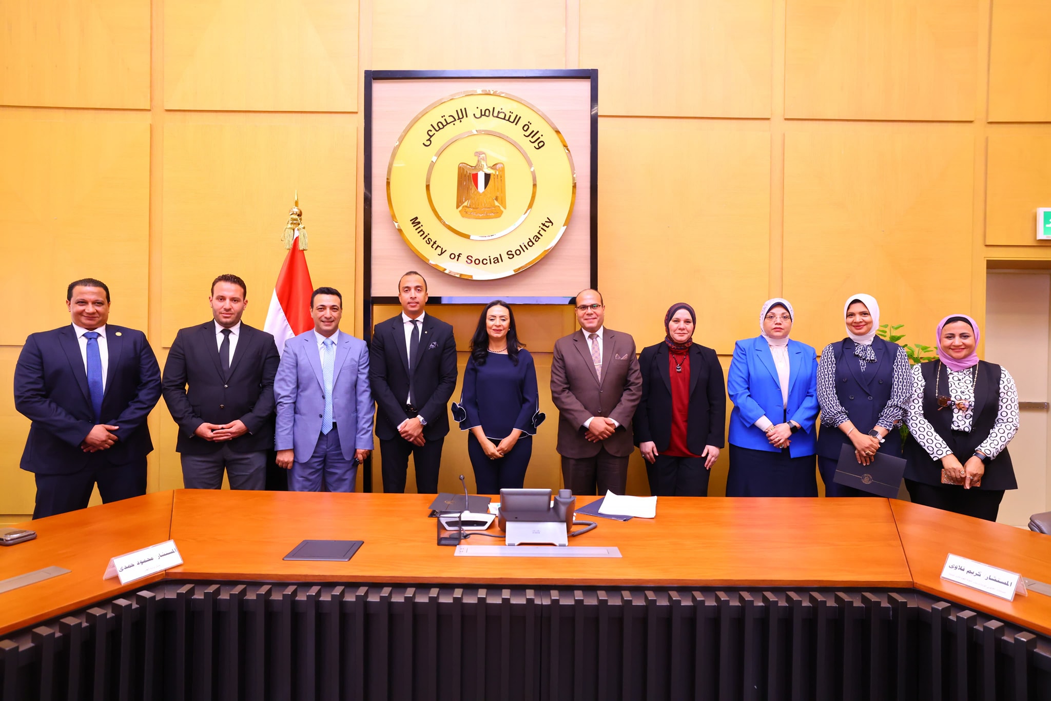 وزيرة التضامن ترأس اجتماع اللجنة العليا للأسر البديلة وتكرم الأعضاء تقديرًا لجهودهم