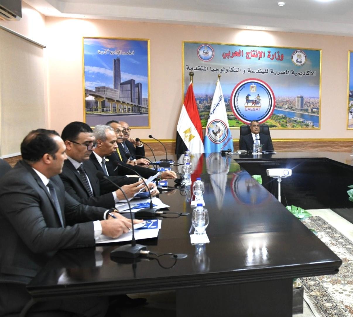 وزير الانتاج الحربي