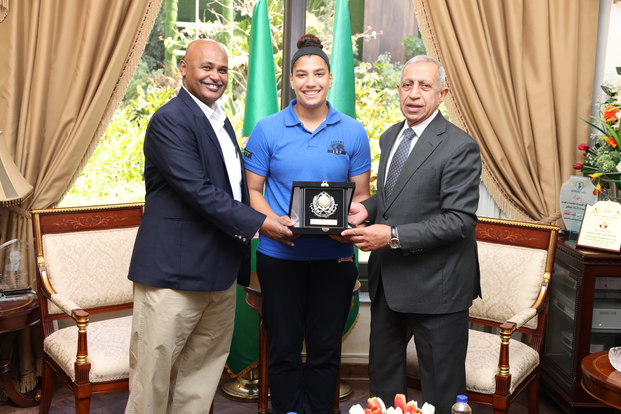 الاكاديمية العربية