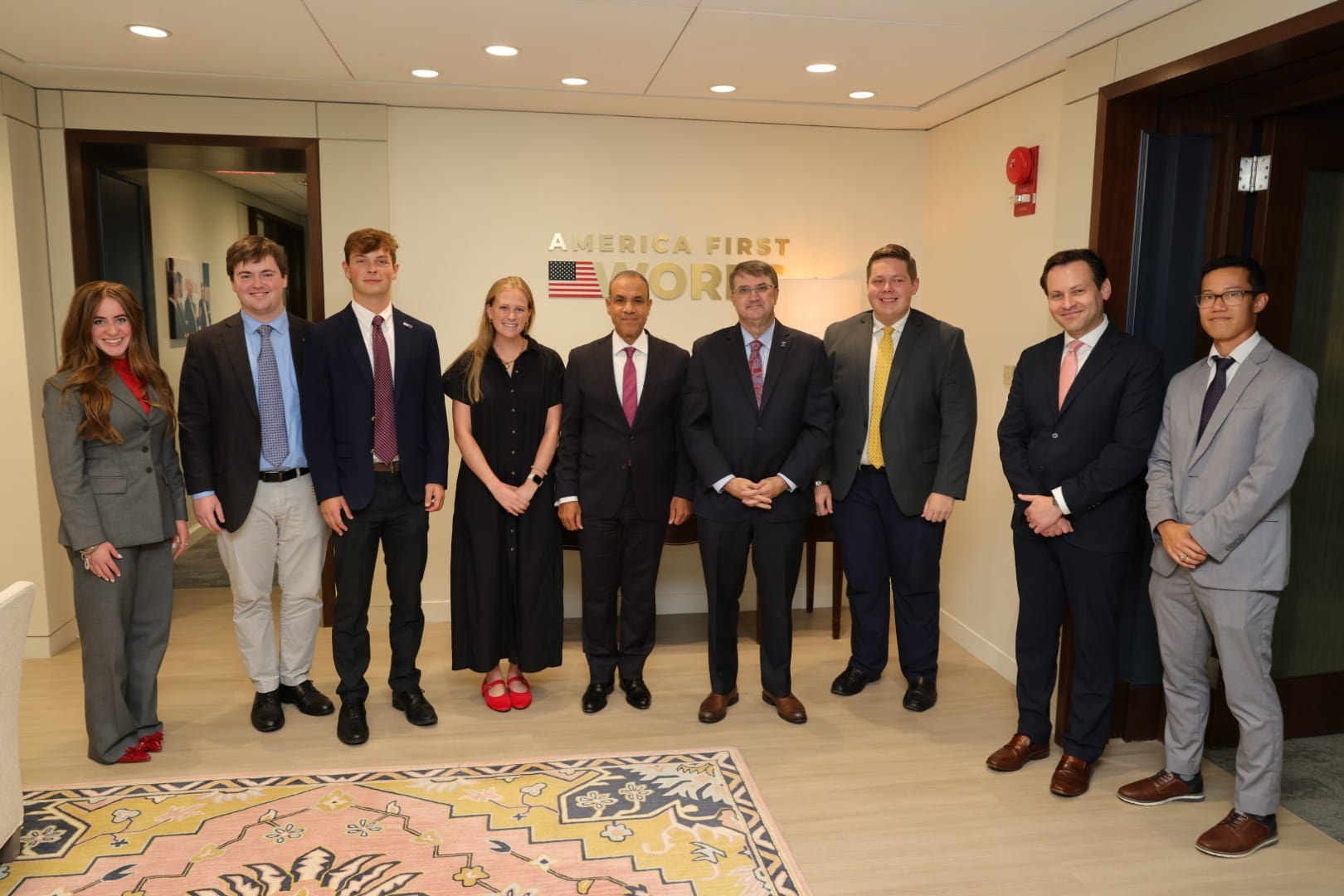 وزير الخارجية