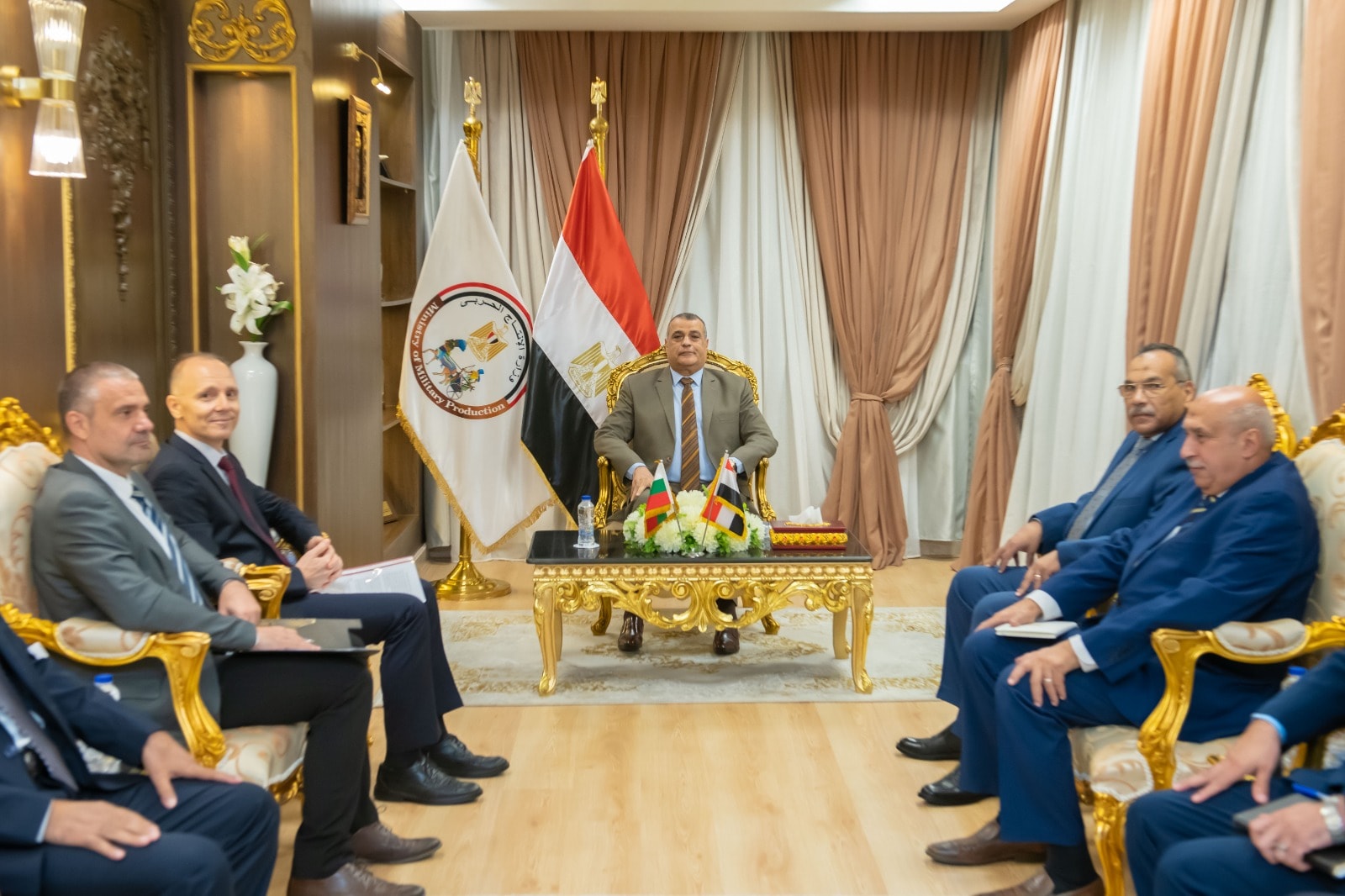 وزير الإنتاج الحربي