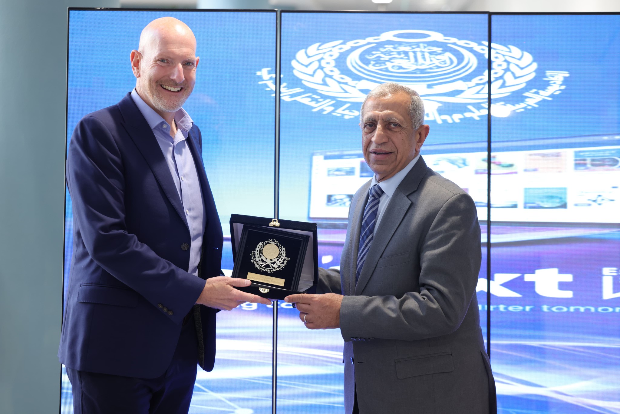 الاكاديمية العربية