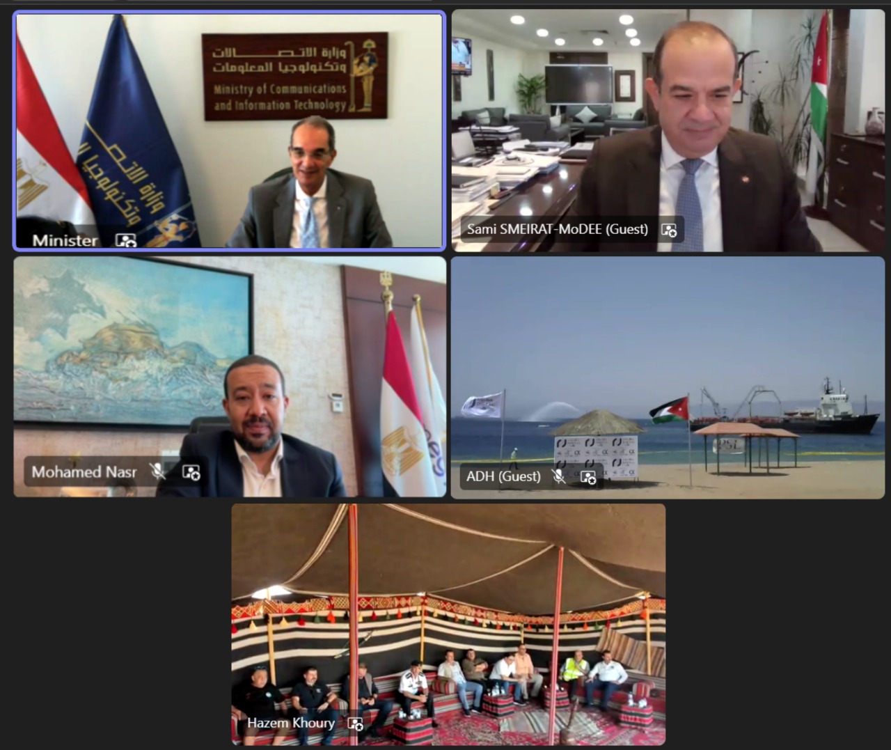  وزير الاتصالات