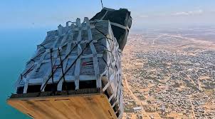 عبور 20 شاحنة إماراتية