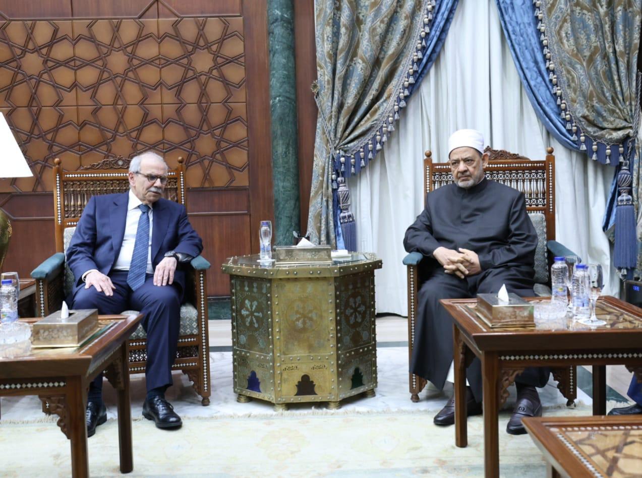 شيخ الأزهر لرئيس وزراء لبنان: مستعدون لاستضافة أئمة لبنان سنة وشيعة في أكاديمية الأزهر لتدريب الأئمة