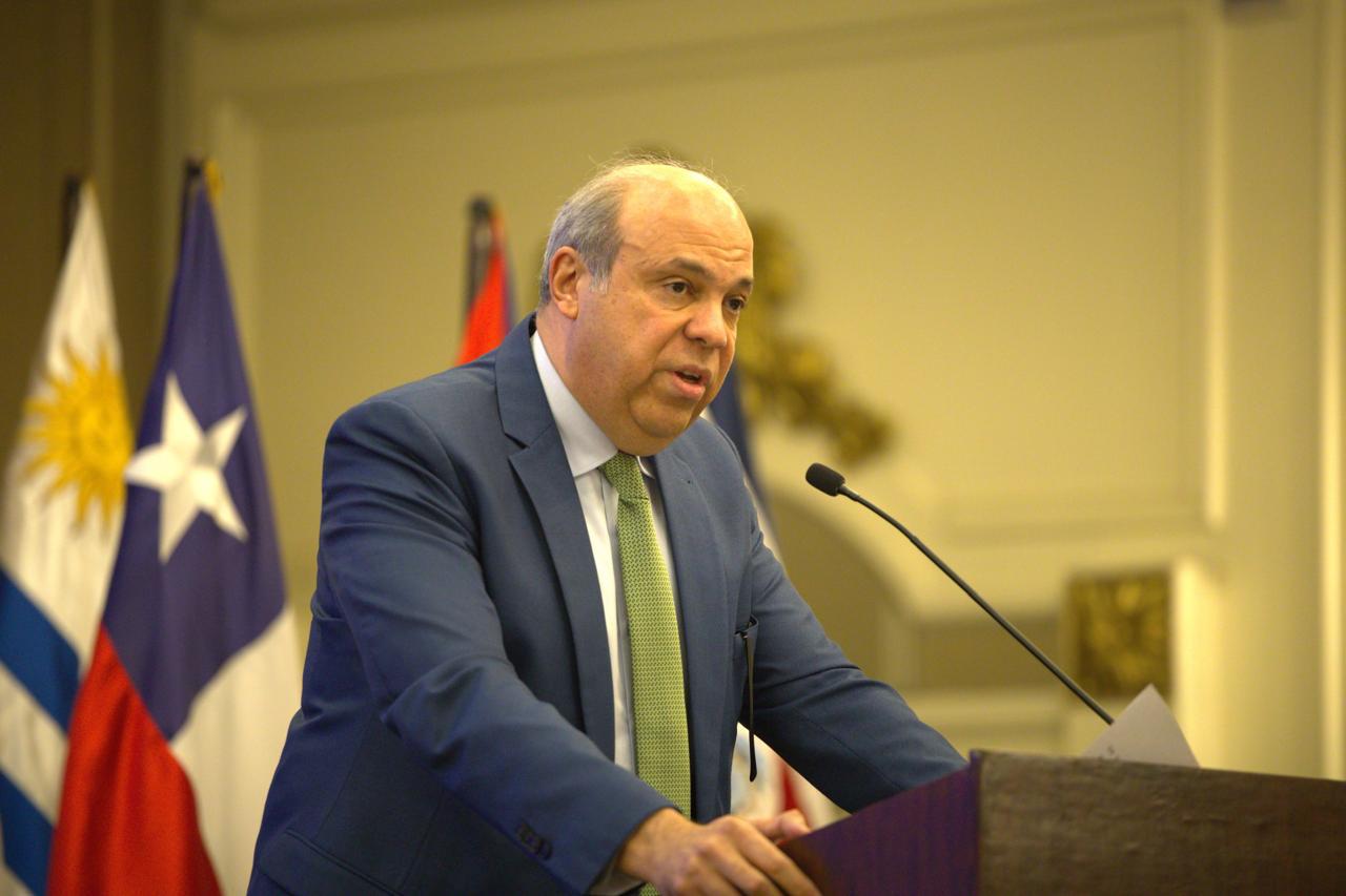 وزير الطيران