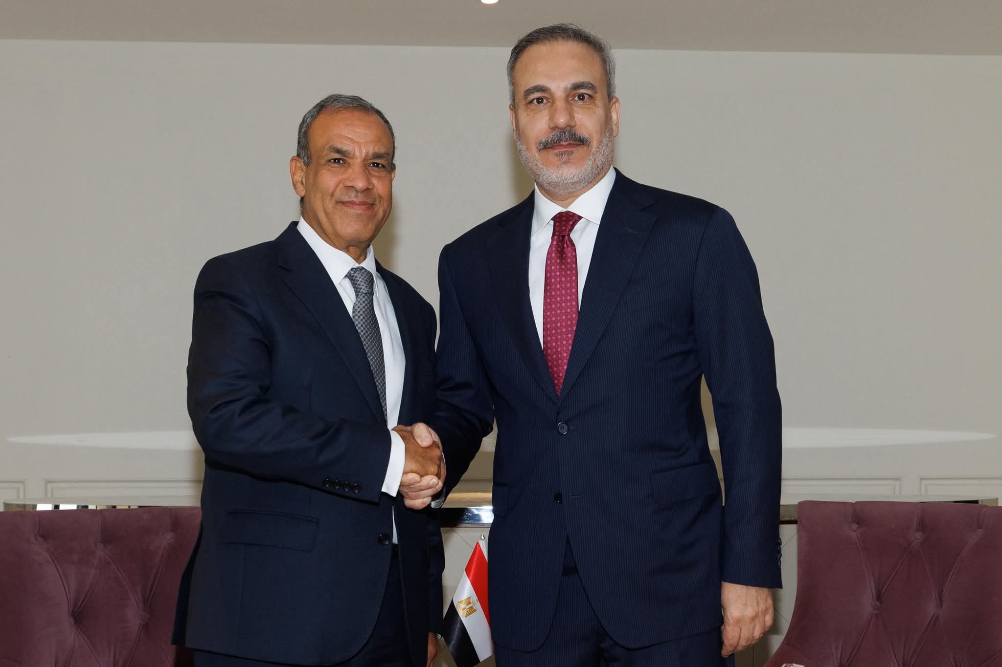 وزير الخارجية