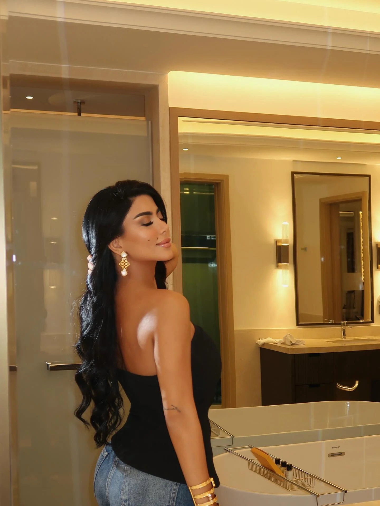 كارولين عزمي