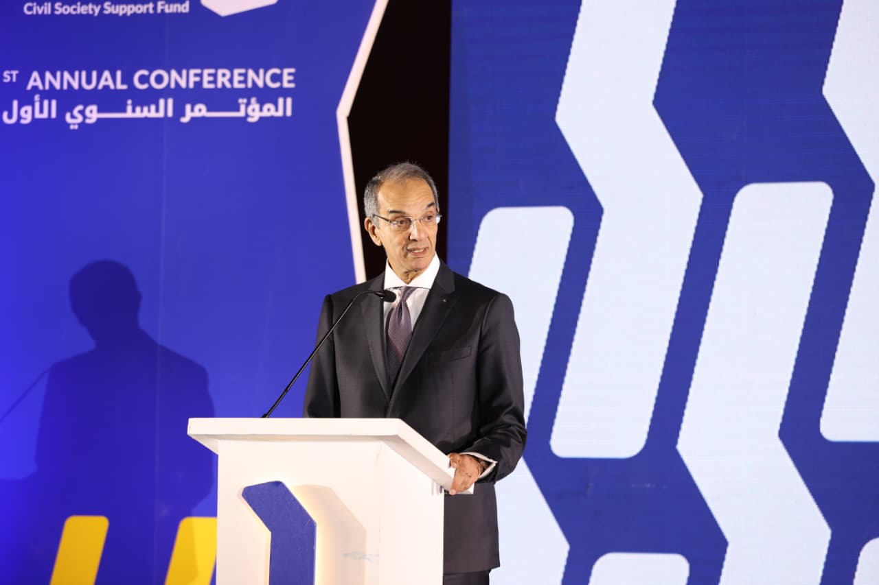 وزير الاتصالات