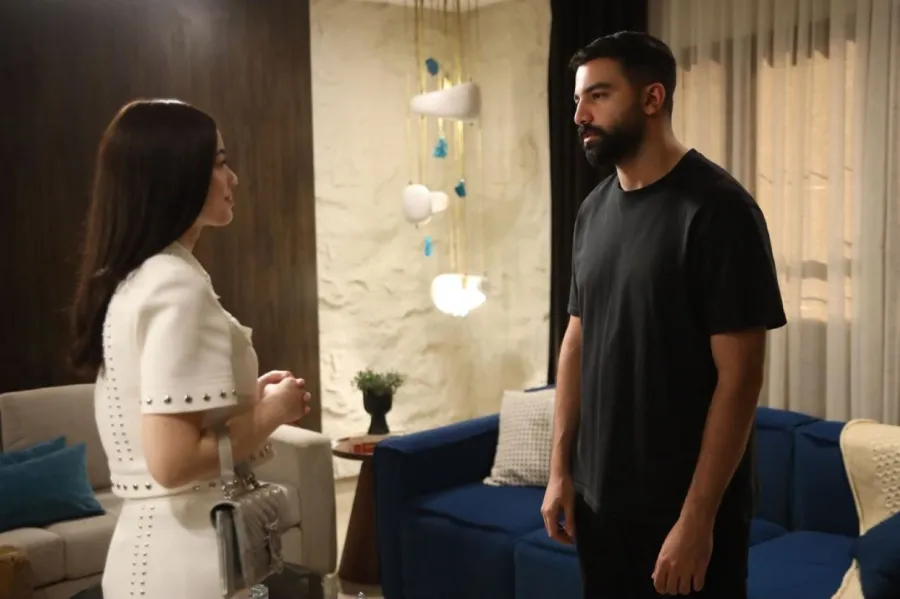  ليلى أحمد زاهر 