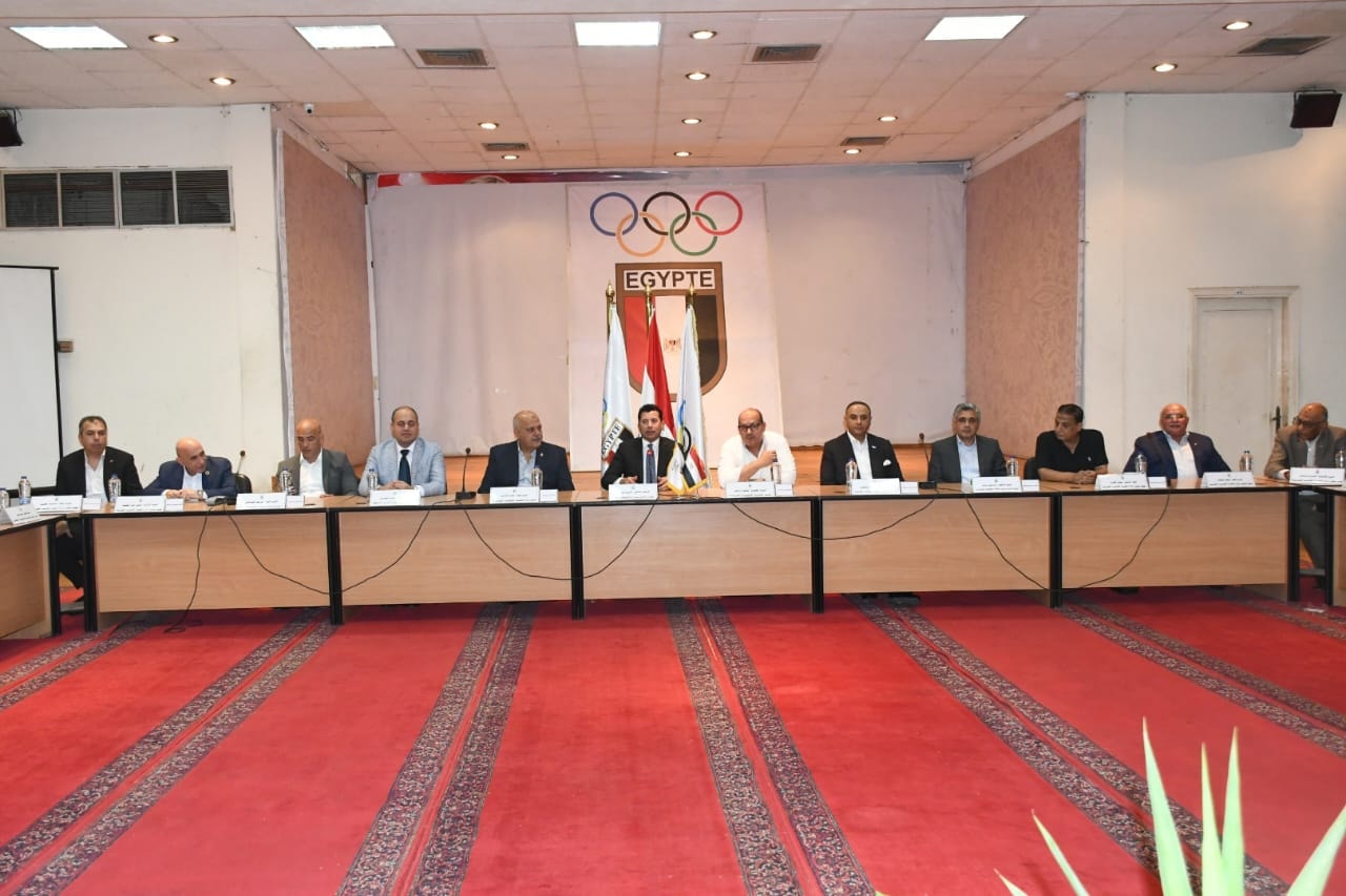 وزير الشباب والرياضة