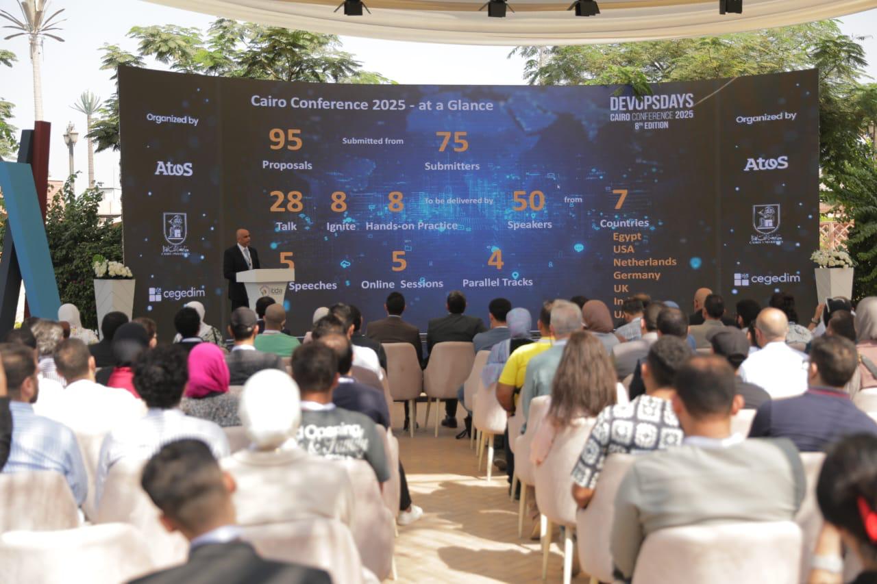  وزير الاتصالات