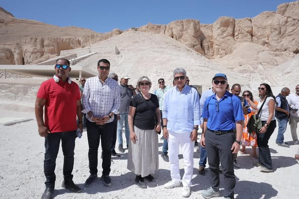 وزير السياحة والآثار