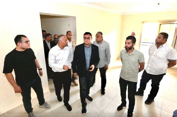 وزير الإسكان