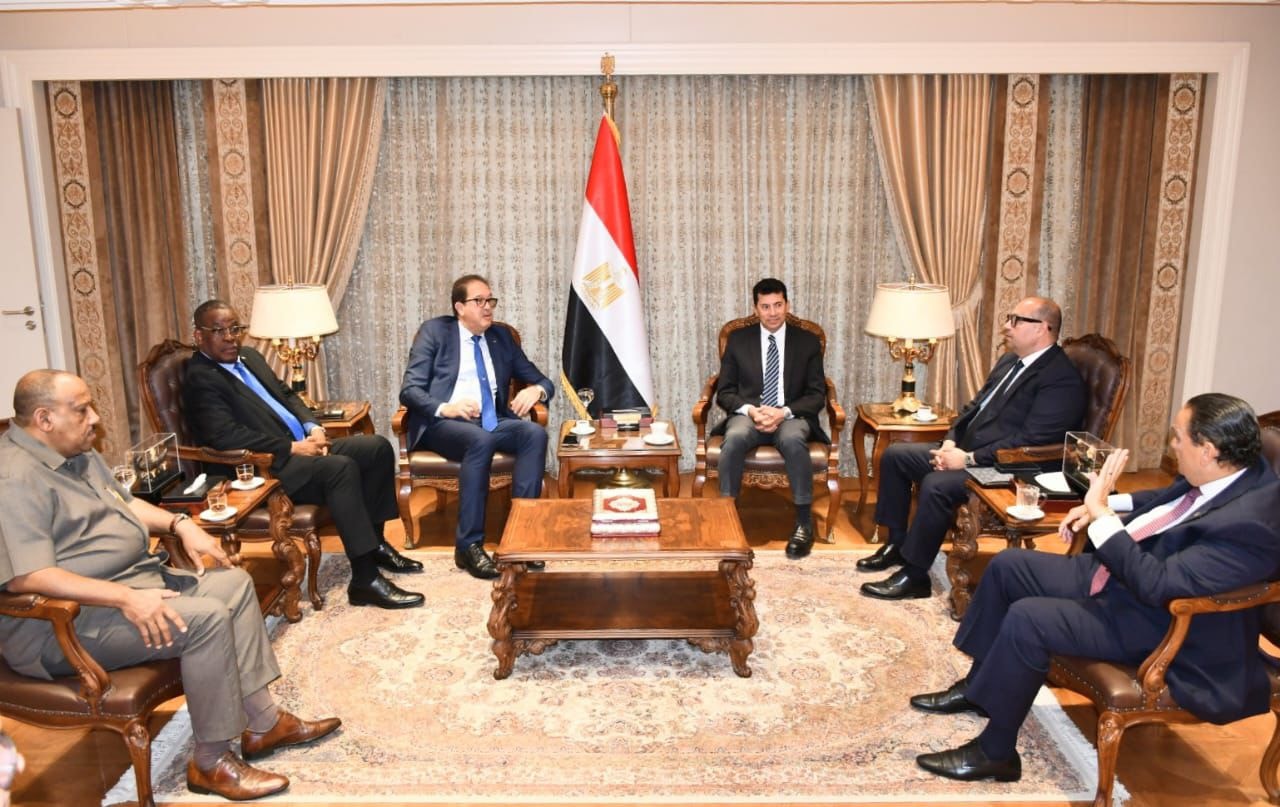 وزير الشباب والرياضة