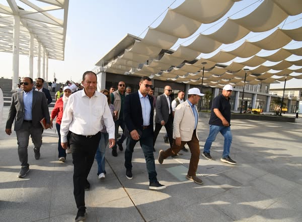 وزير الإسكان