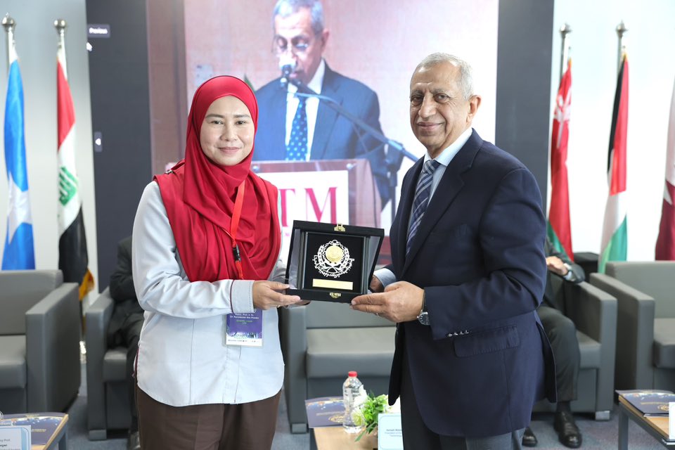 الاكاديمية العربية