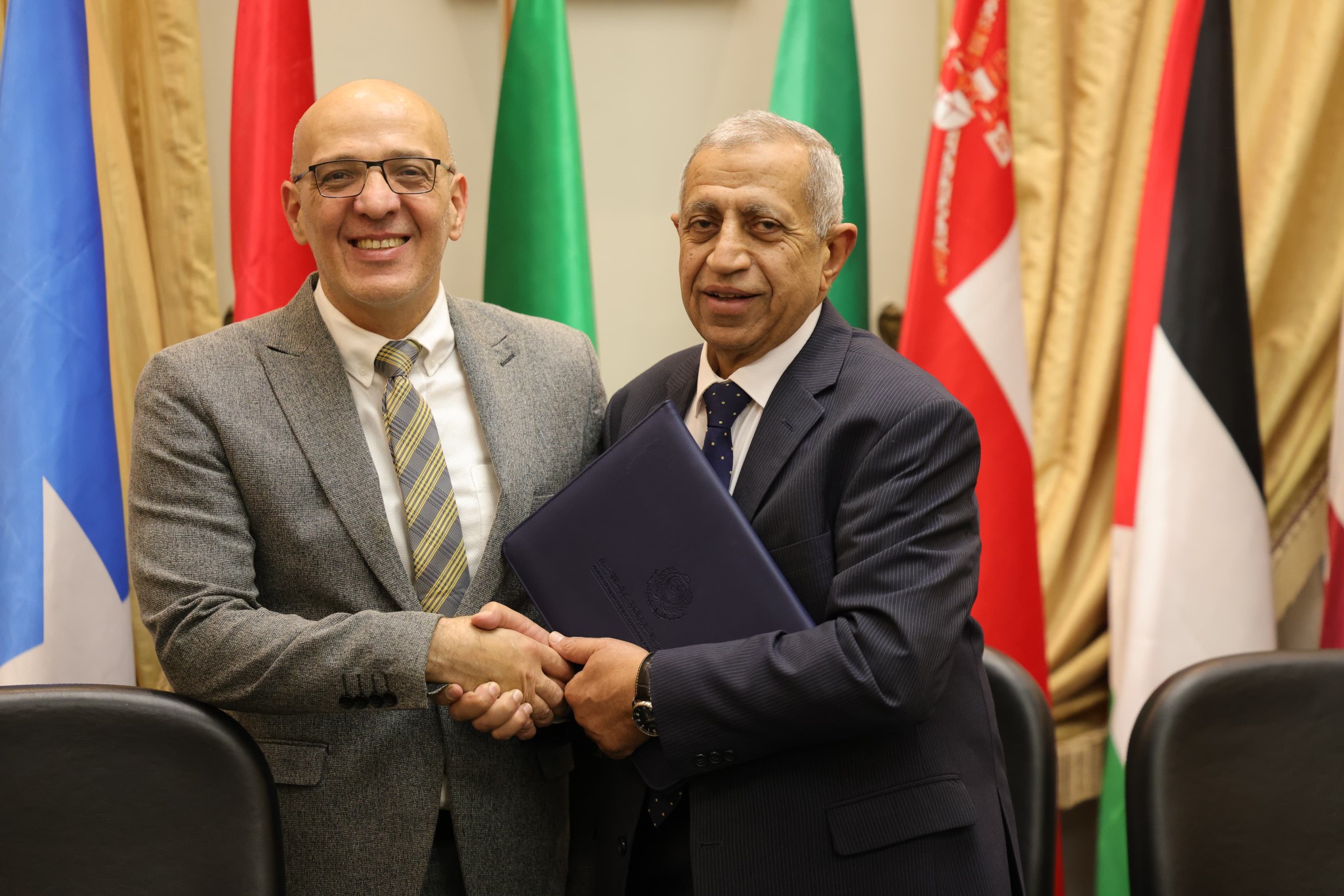 الاكاديمية العربية