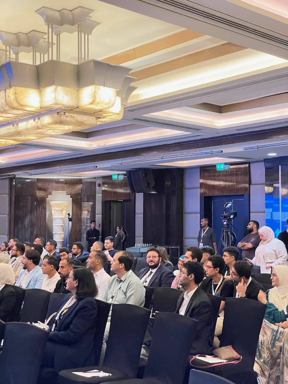 الاكاديمية العربية