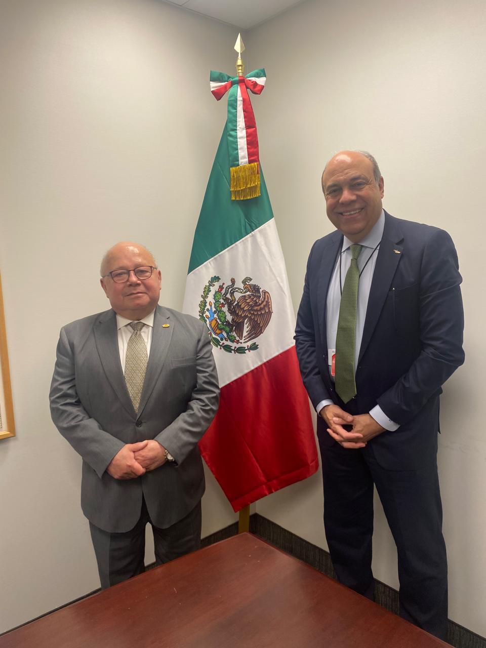 وزير الطيران المدني