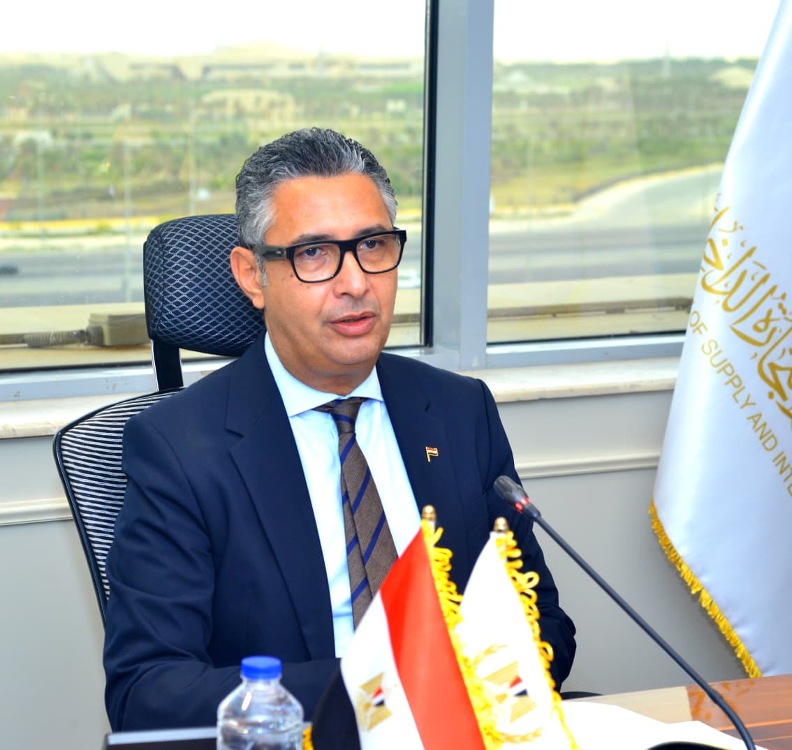  وزير التموين