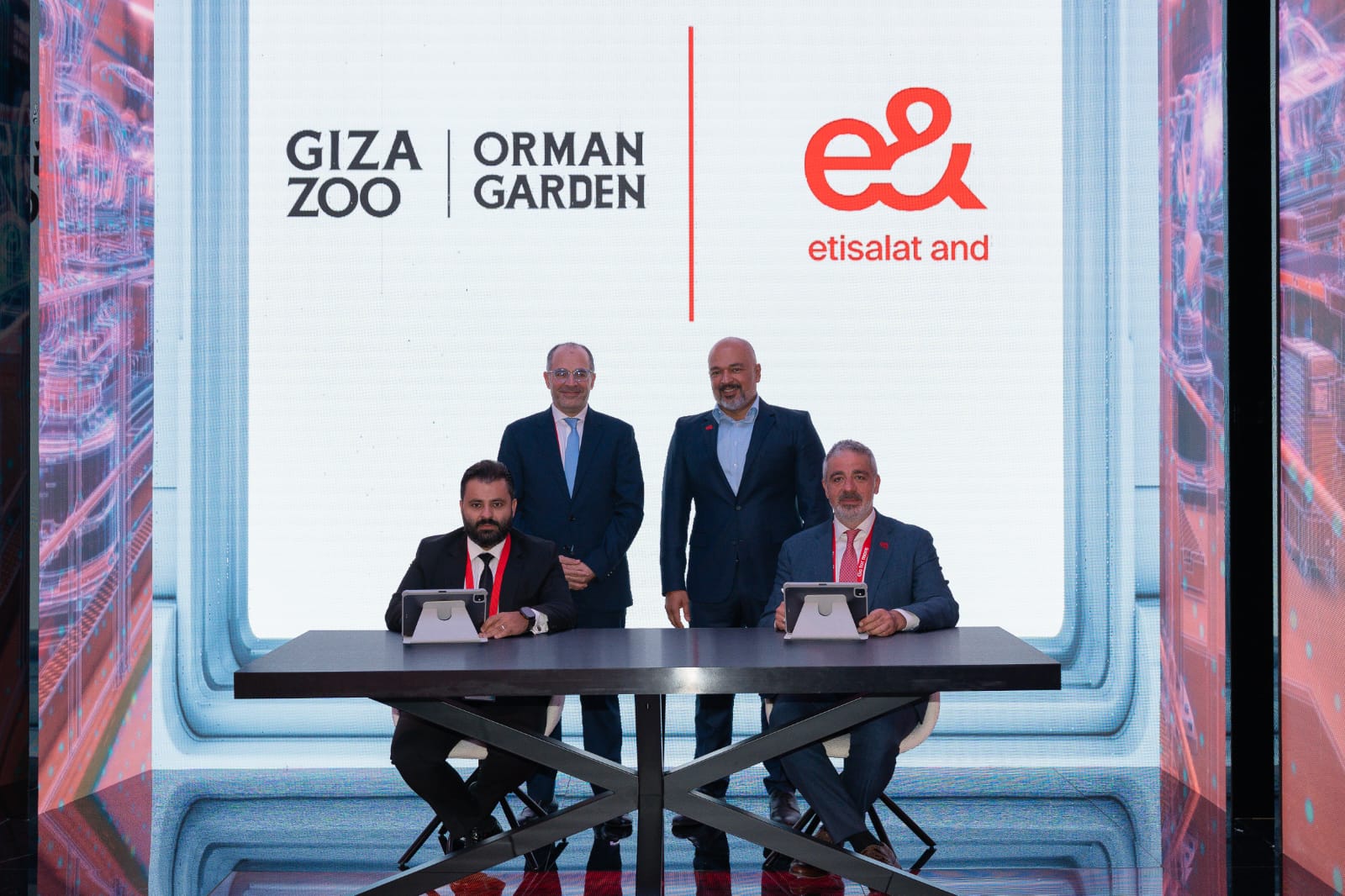 إي آند بيزنس