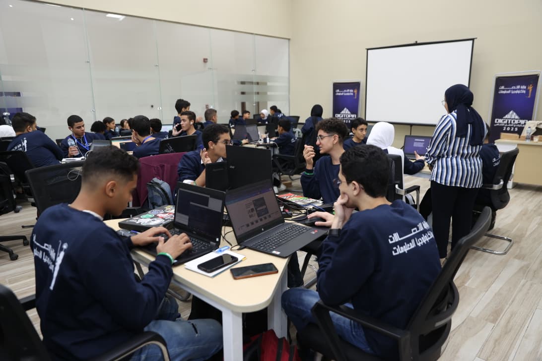 وزير الاتصالات