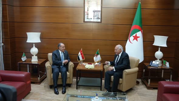 وزير الخارجية