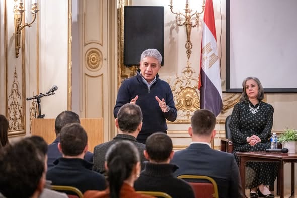 وزير السياحة والآثار