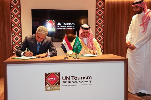 وزير السياحة والآثار