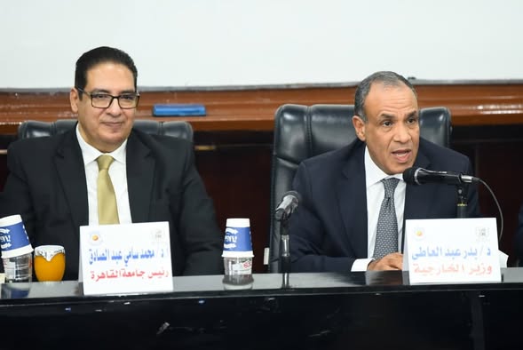 وزير الخارجية